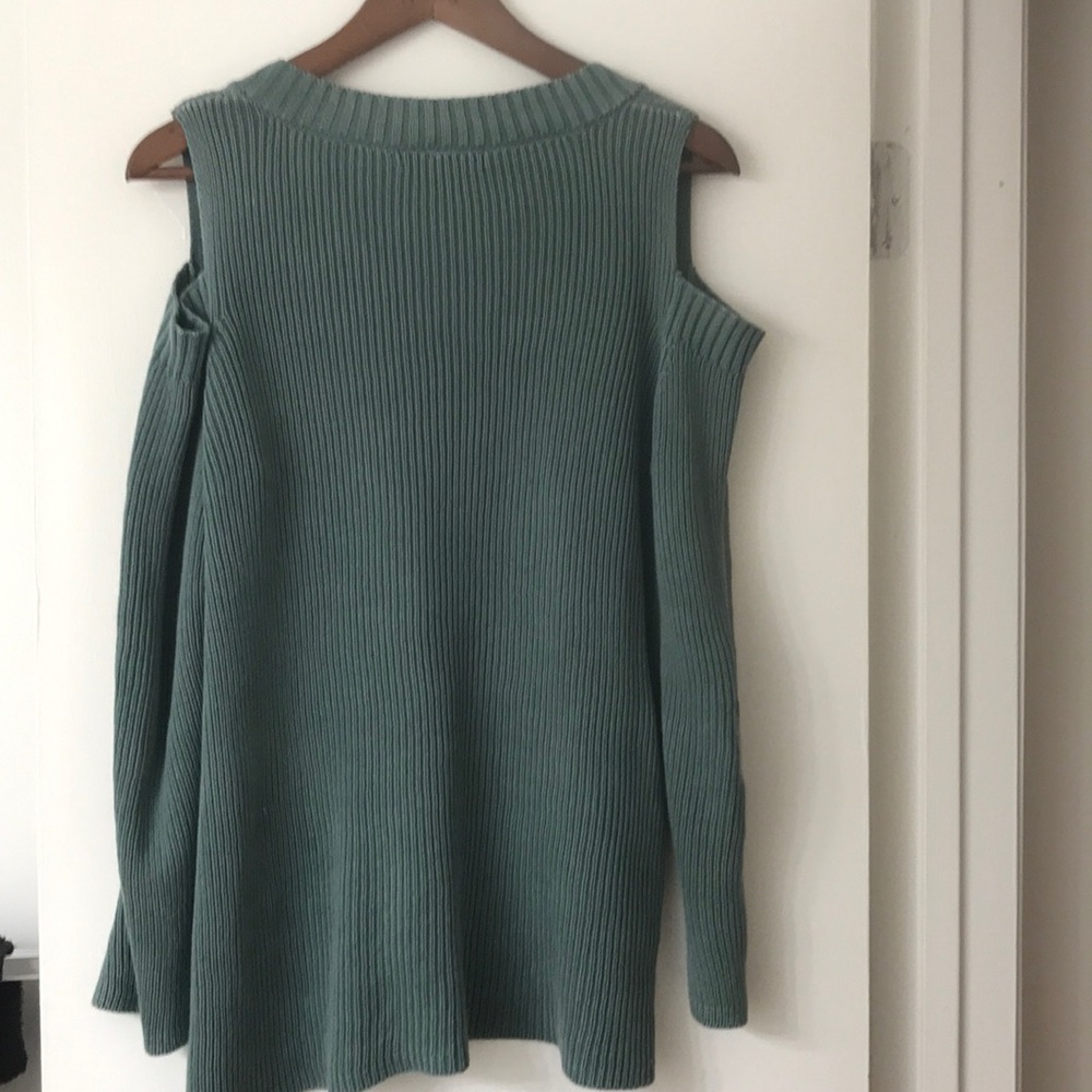 Rock republic pastel green shoulder cut/ v-neck - Picture 4 of 4